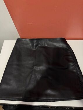 Classic Black Faux Leather Mini Skirt - H&M Women's